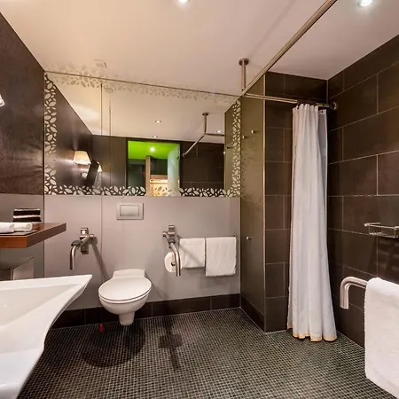 Moevenpick Stuttgart Airport 4*