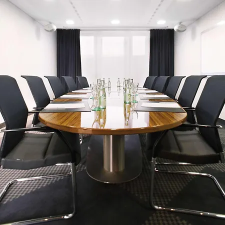 Hotel Moevenpick Stuttgart Airport 4*