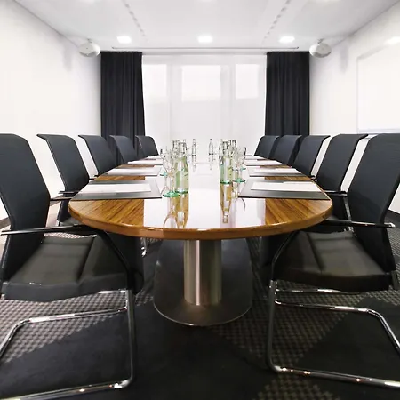 斯图加特机场瑞享酒店&度假村 莱恩费尔登埃希特登