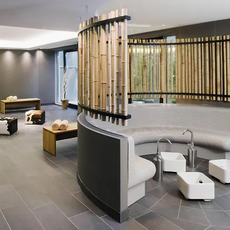 ホテル Moevenpick Stuttgart Airport 4*