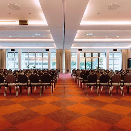 Hotel Moevenpick Stuttgart Airport 4*