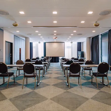 فندق Moevenpick Stuttgart Airport 4*