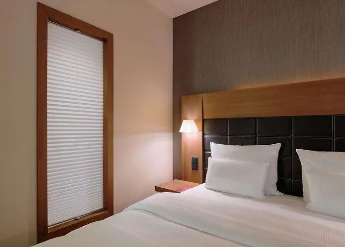 Hotel Moevenpick Stuttgart Airport 4*