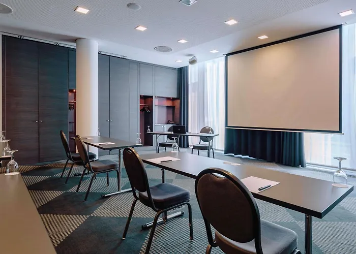 Hotel Moevenpick Stuttgart Airport 4*